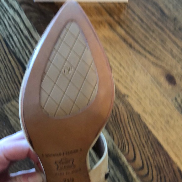 Donald Pliner suede/stingray heels - Picture 9 of 10